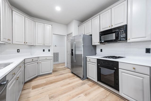 83 S Spiral Vine Circle, The Woodlands, TX 77381