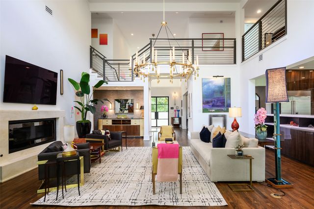 3817 Meadowdale Lane, Dallas, TX 75229