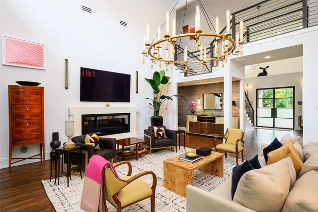 3817 Meadowdale Lane, Dallas, TX 75229