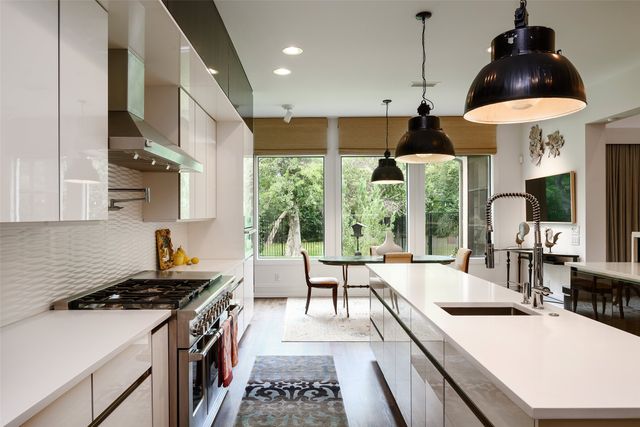 3817 Meadowdale Lane, Dallas, TX 75229