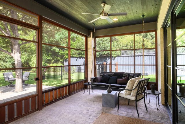 3817 Meadowdale Lane, Dallas, TX 75229