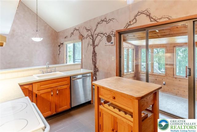 3560 Moravian Court, Bethlehem Twp, PA 18020