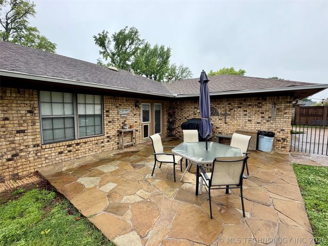 1108 Gail Farrell Drive, Durant, OK 74701