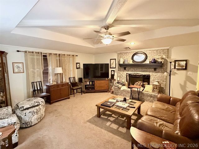 1108 Gail Farrell Drive, Durant, OK 74701