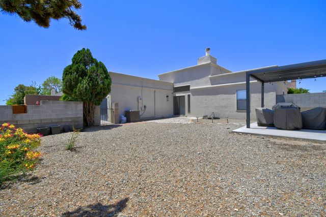 1820 Rosewood Avenue NW, Albuquerque, NM 87120
