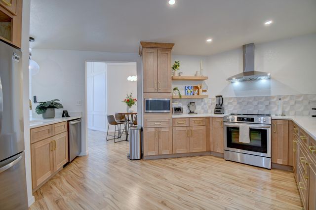 1820 Rosewood Avenue NW, Albuquerque, NM 87120