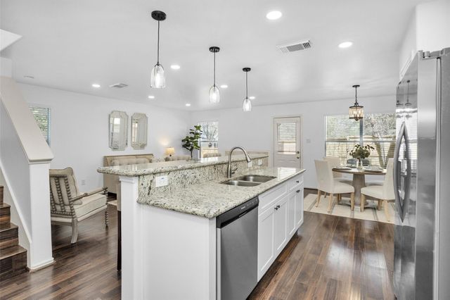 35 Marble Rock Place, The Woodlands, TX 77382