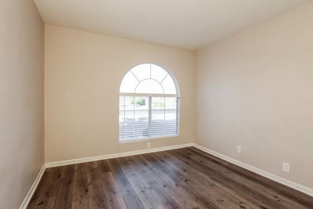 6157 N 87th Lane, Glendale, AZ 85305