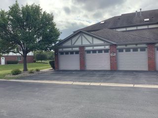 6241 MISTY PINES Drive 1, Tinley Park, IL 60477