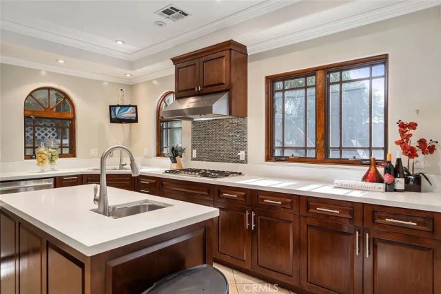 15014 Valleyheart, Sherman Oaks, CA 91403
