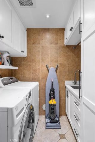 15014 Valleyheart, Sherman Oaks, CA 91403