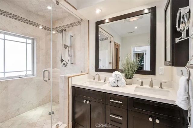 15014 Valleyheart, Sherman Oaks, CA 91403