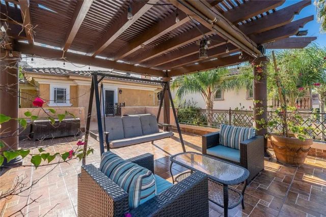 15014 Valleyheart, Sherman Oaks, CA 91403