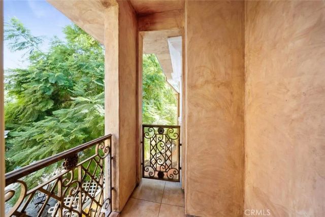15014 Valleyheart, Sherman Oaks, CA 91403