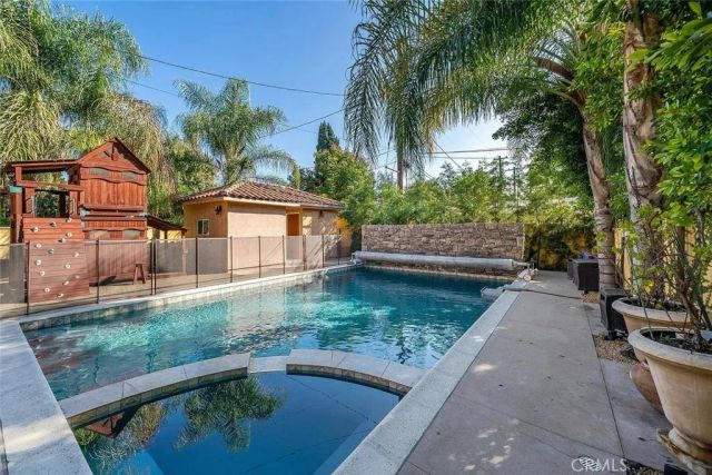 15014 Valleyheart, Sherman Oaks, CA 91403