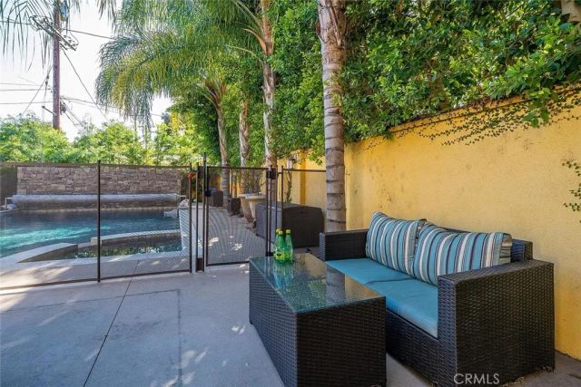 15014 Valleyheart, Sherman Oaks, CA 91403