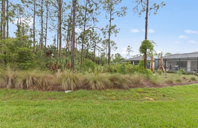 2107 Freemont Drive, Naples, FL 34120