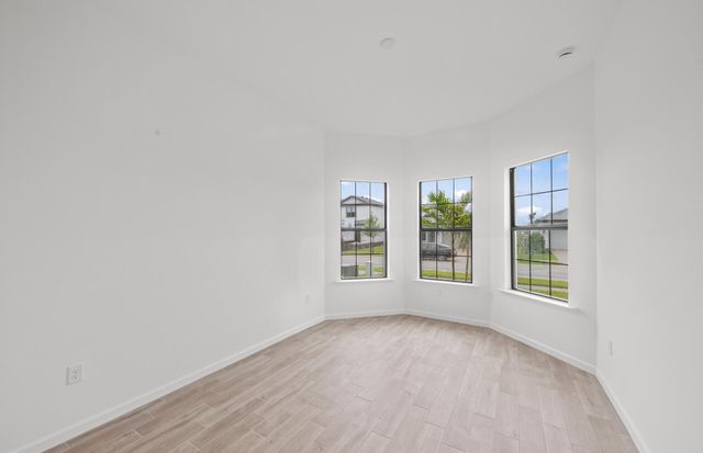 2107 Freemont Drive, Naples, FL 34120