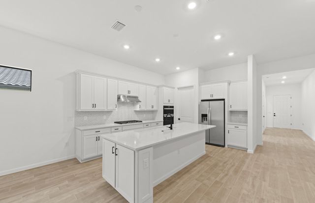 2107 Freemont Drive, Naples, FL 34120