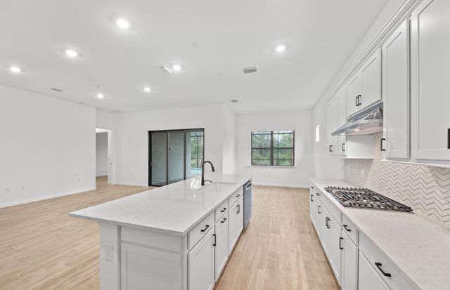 2107 Freemont Drive, Naples, FL 34120