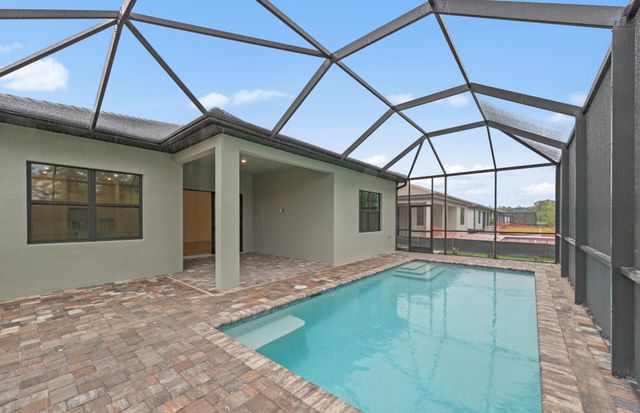 2107 Freemont Drive, Naples, FL 34120