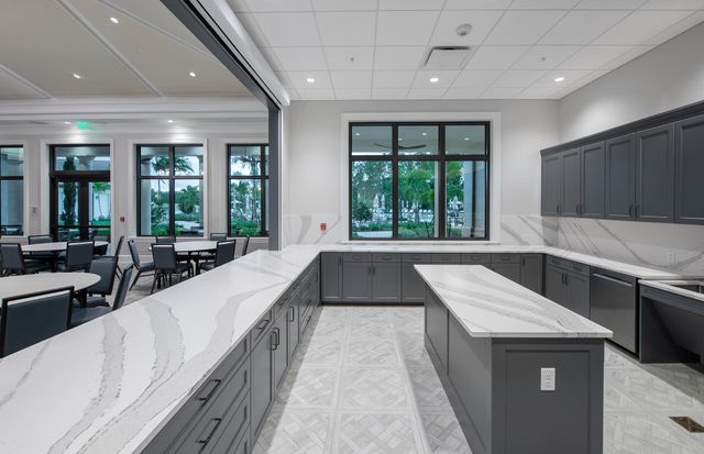 2107 Freemont Drive, Naples, FL 34120