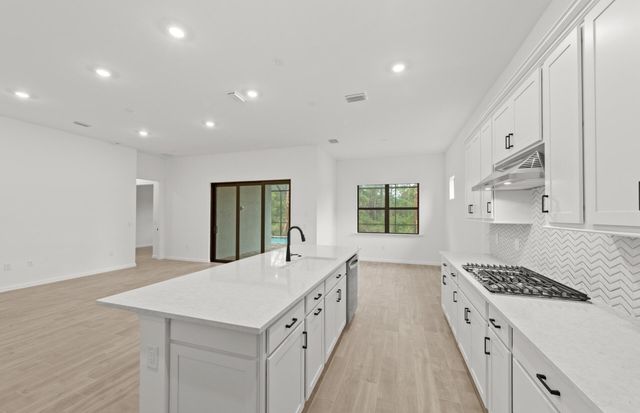 2107 Freemont Drive, Naples, FL 34120
