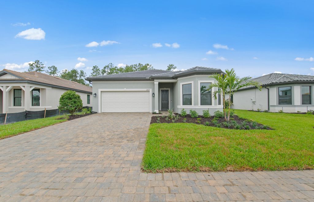 2107 Freemont Drive, Naples, FL 34120