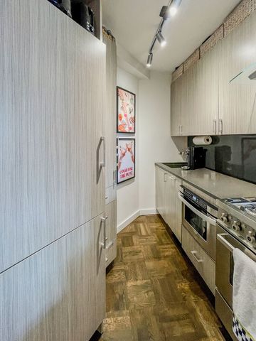 14 Horatio St Apt 9A, New York City, NY 10014