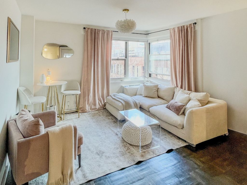 14 Horatio St Apt 9A, New York City, NY 10014