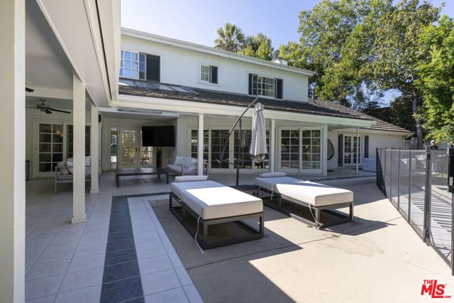 15405 Valley Vista Boulevard, Sherman Oaks, CA 91403