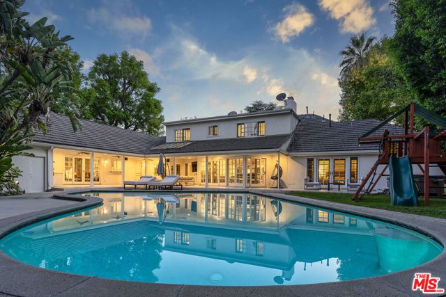 15405 Valley Vista Boulevard, Sherman Oaks, CA 91403