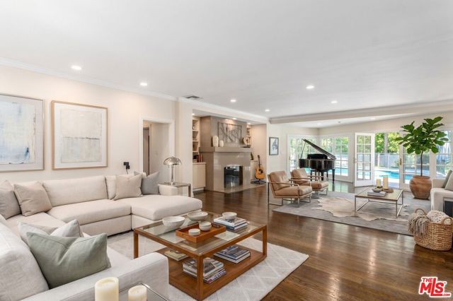 15405 Valley Vista Boulevard, Sherman Oaks, CA 91403