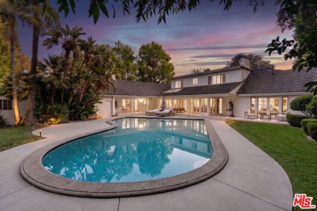 15405 Valley Vista Boulevard, Sherman Oaks, CA 91403