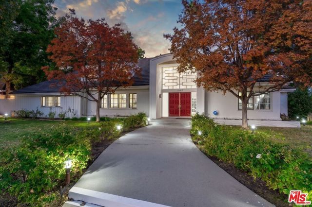 15405 Valley Vista Boulevard, Sherman Oaks, CA 91403