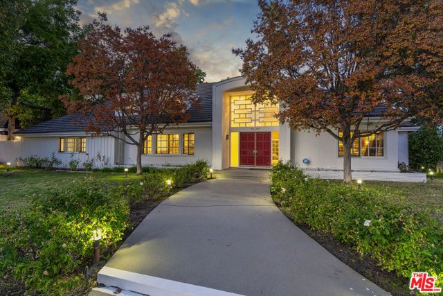 15405 Valley Vista Boulevard, Sherman Oaks, CA 91403