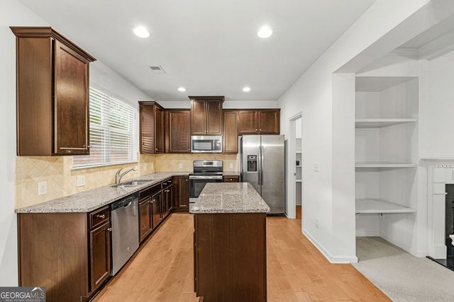 5667 Radford Loop, Fairburn, GA 30213