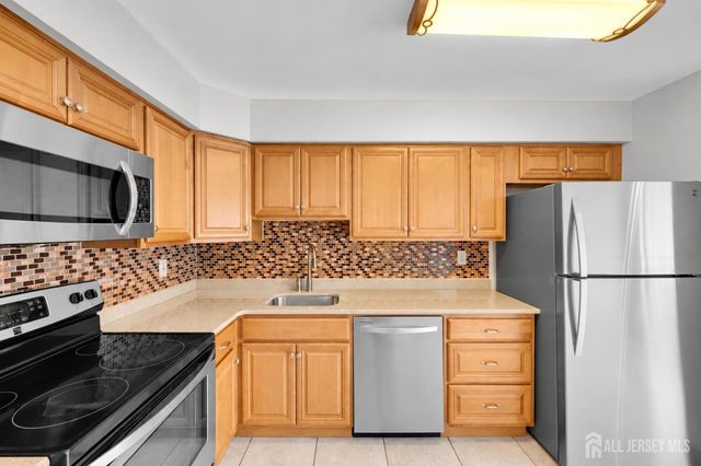 48 Ellen Heath Drive 48, Old Bridge, NJ 07747