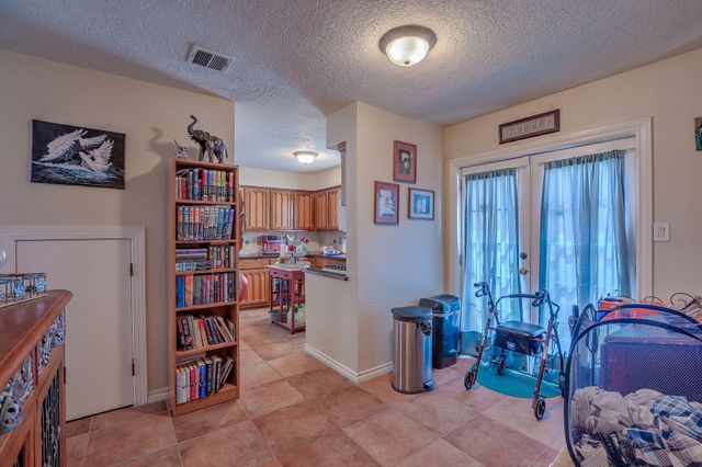 7409 Carson Trail NW, Albuquerque, NM 87120