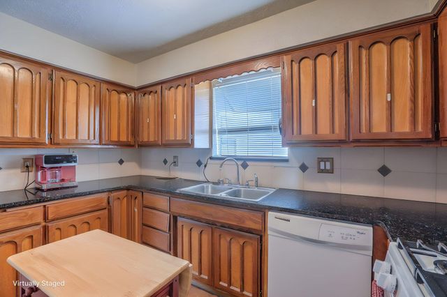7409 Carson Trail NW, Albuquerque, NM 87120