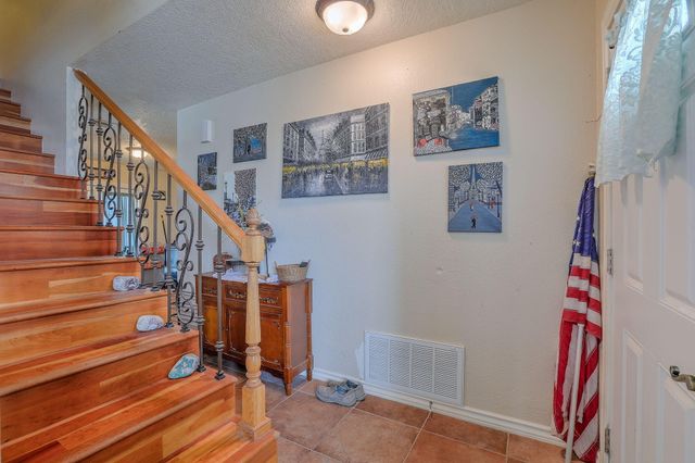 7409 Carson Trail NW, Albuquerque, NM 87120