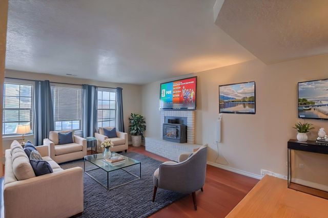 7409 Carson Trail NW, Albuquerque, NM 87120