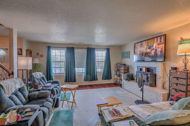 7409 Carson Trail NW, Albuquerque, NM 87120