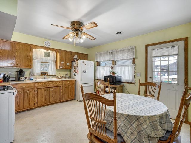 4213 Oakcrest Drive, Vadnais Heights, MN 55127