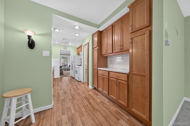 18908 Maplewood Street, Livonia, MI 48152