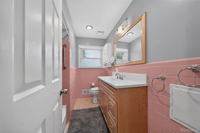 18908 Maplewood Street, Livonia, MI 48152