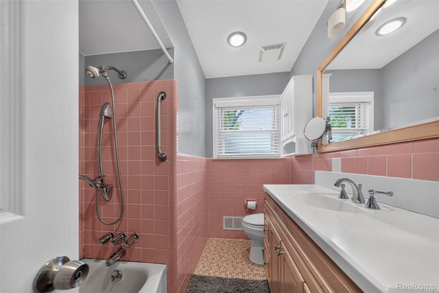18908 Maplewood Street, Livonia, MI 48152