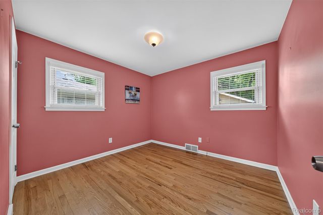 18908 Maplewood Street, Livonia, MI 48152