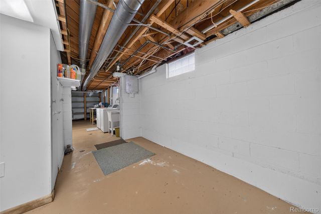 18908 Maplewood Street, Livonia, MI 48152