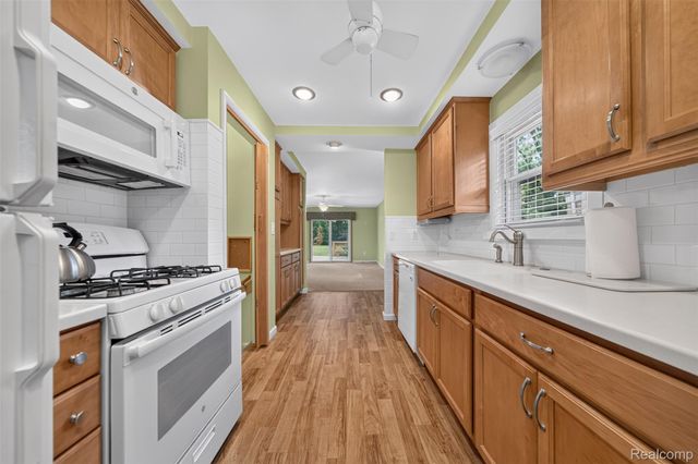 18908 Maplewood Street, Livonia, MI 48152